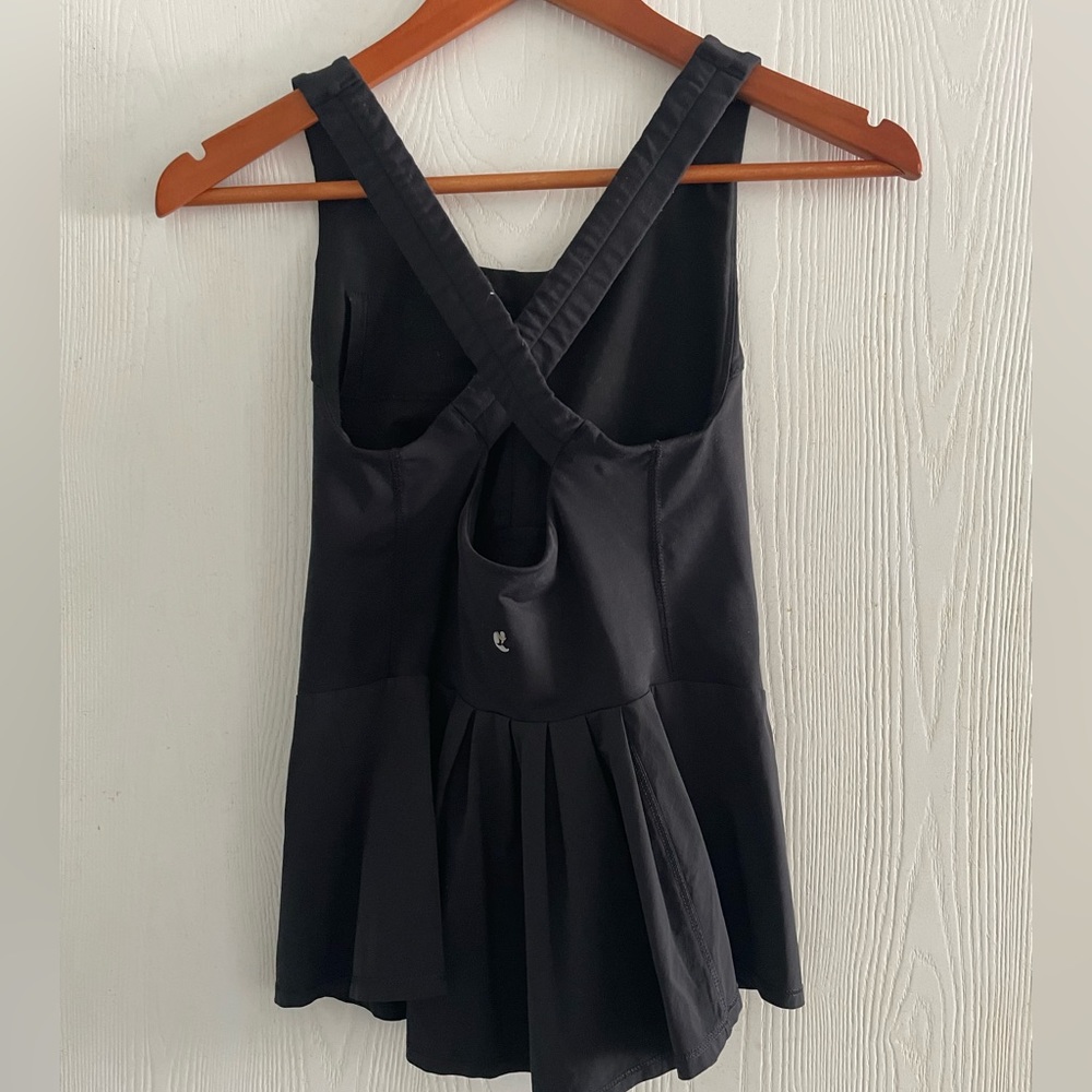 RARE Lululemon Peplum Ruffle Tank Top Size 4 - Picture 5 of 6